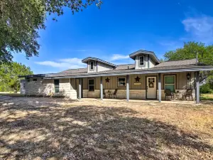 A Slice of Paradise: Newly Remodeled Rental on 25 Acres in Marble Falls, Texas