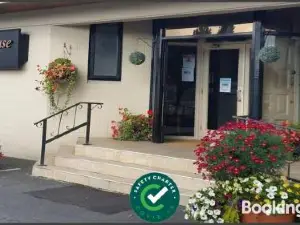 The Town House Hotel