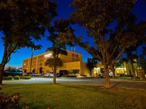 โรงแรมดับเบิลทรีบายฮิลตัน สนามบินวิชิตา