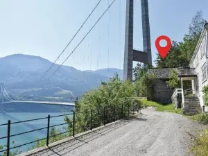 1 Bedroom Cozy Home in Vallavik