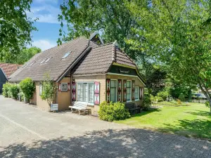 Holiday Home in the Centre of Giethoorn