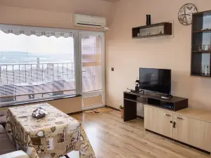 FM Economy 2-Bdr Apartment - Varna Bay