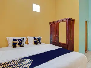 Spot on 92716 Penginapan Syafira Near Perumahan Mustamindo Permai 1