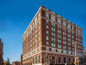 The Yorktowne Hotel, Tapestry Collection by Hilton