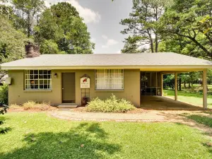 Mississippi Rental w/ Bogue Chitto River Access!