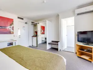 Hillcrest Apartment Hotel (Formerly Central Hillcrest Apartments)