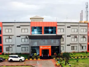 Hotel Sree Vijayalakshmi - (Previously Hotel Dolphin Inn)
