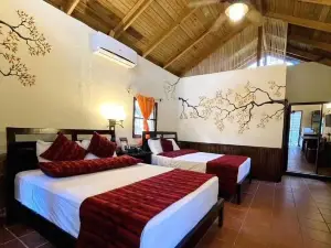 Mayan Hills Resort