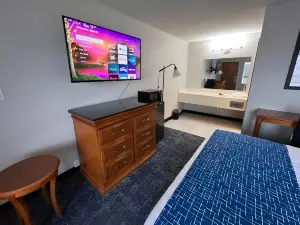 Travelodge by Wyndham Lincoln Northeast