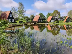Cottage with Garden, Near Fishing Pond