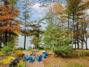 Crystal Tree Cottage - A Northwoods Sunset Lake House