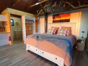 Tranquil Cabin, Off Grid with Amazing Views