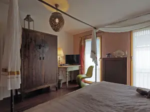 The Rooms Bed & Breakfast