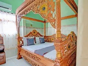 Collection O 92897 Hotel Intan Near Kantor Syahbandar Bawean