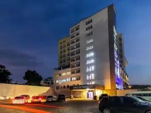 Dallas Premiere Hotel