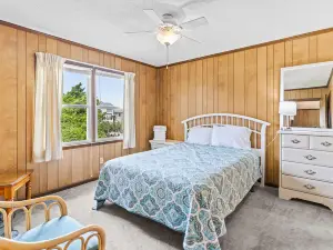 Dune Cottage Near Beach with Sundeck, Outdoor Shower, WiFi & Washer/Dryer