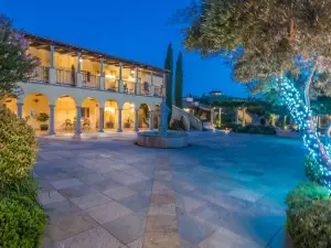 CaliPaso Winery & Villa