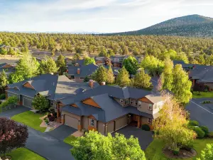 Forest Ridge Loop by AvantStay Hot Tub Private Community Amenities