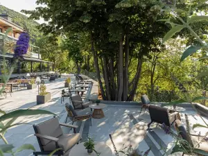 The Lynx Mountain Resort