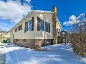 Cozy Tawas City Home w/ Views of Lake Huron!