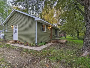 Pet-Friendly Petoskey Area Cabin, Walk to River!