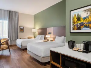 La Quinta Inn and Suites by Wyndham Lincoln