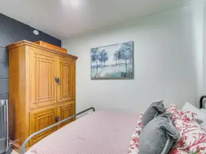 Winnsboro Tiny House with Trails, Yard Games and More!