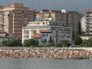 Las Rocas Playa Hotel