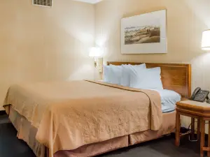 Quality Inn & Suites Burnham, PA