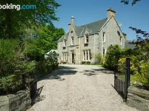 Ravenscourt House, Guest House