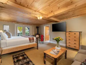 The Alpine Lodge