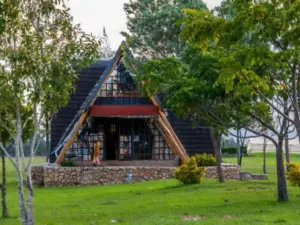 Samawati Lakeside Cottages