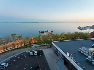 AZIMUT Сити Отель Владивосток (Азимут Владивосток)