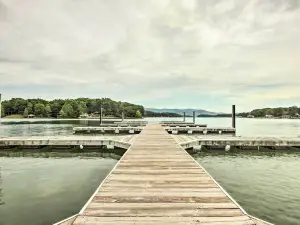 Huddleston Condo Rental on Smith Mountain Lake!