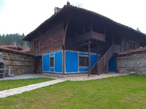 THE CHOLAC HOUSE