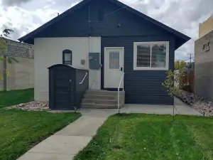 Central Oasis on Main- Private, Quiet, Walkable