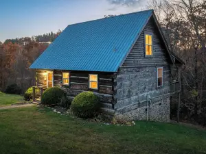 Gorgeous Cabin - Fast 100mbps WiFi - Pet Friendly!