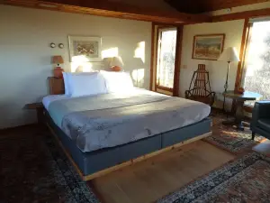Elegant country retreat near Spring Green w expansive views of Driftless Region