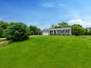 ★The Perfect Getaway: Huge Pool/Hot Tub • Game Room/Billiards • Fire Pit & more!