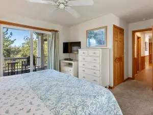 Private Pool and Ocean View - Charming Coastal Escape