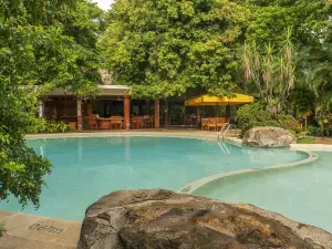 Capitán Suizo Beachfront Boutique Hotel