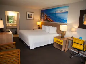 Days Inn by Wyndham Cocoa Cruiseport West at I-95/524