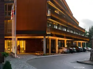 Mana Suites & Sea