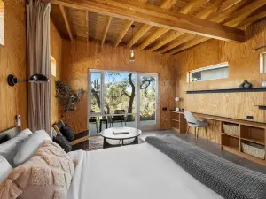 Lazo House - A Riverfront Retreat