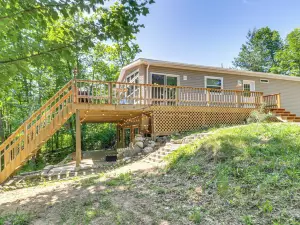 Lakefront Retreat with Deck and Dock in Hackensack!