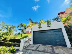 3-BR Villa, 5 min to Beach, AC, WiFi, Private Pool & Rancho, Esterillos Este