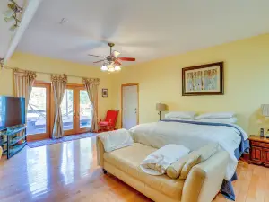 Deck, Grill and River Access California Escape!