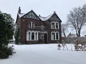 Remarkable 6-Bedroom Villa in Pennine Barnsley