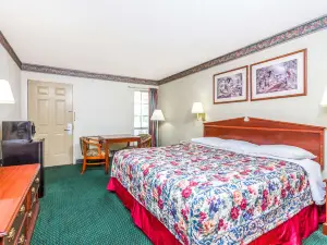 デイズ イン バイ ウィンダム コーネリア