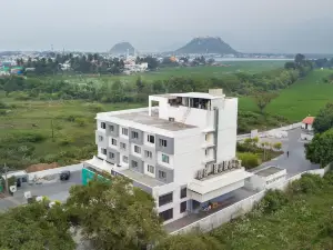 Visakka's The Amethyst Hotel Palani